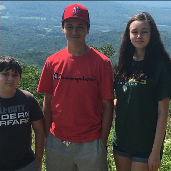 🌺MEET YOUR SELLER/BUYER/POSH AMBASSADOR🌺 - Picture 3 of 5